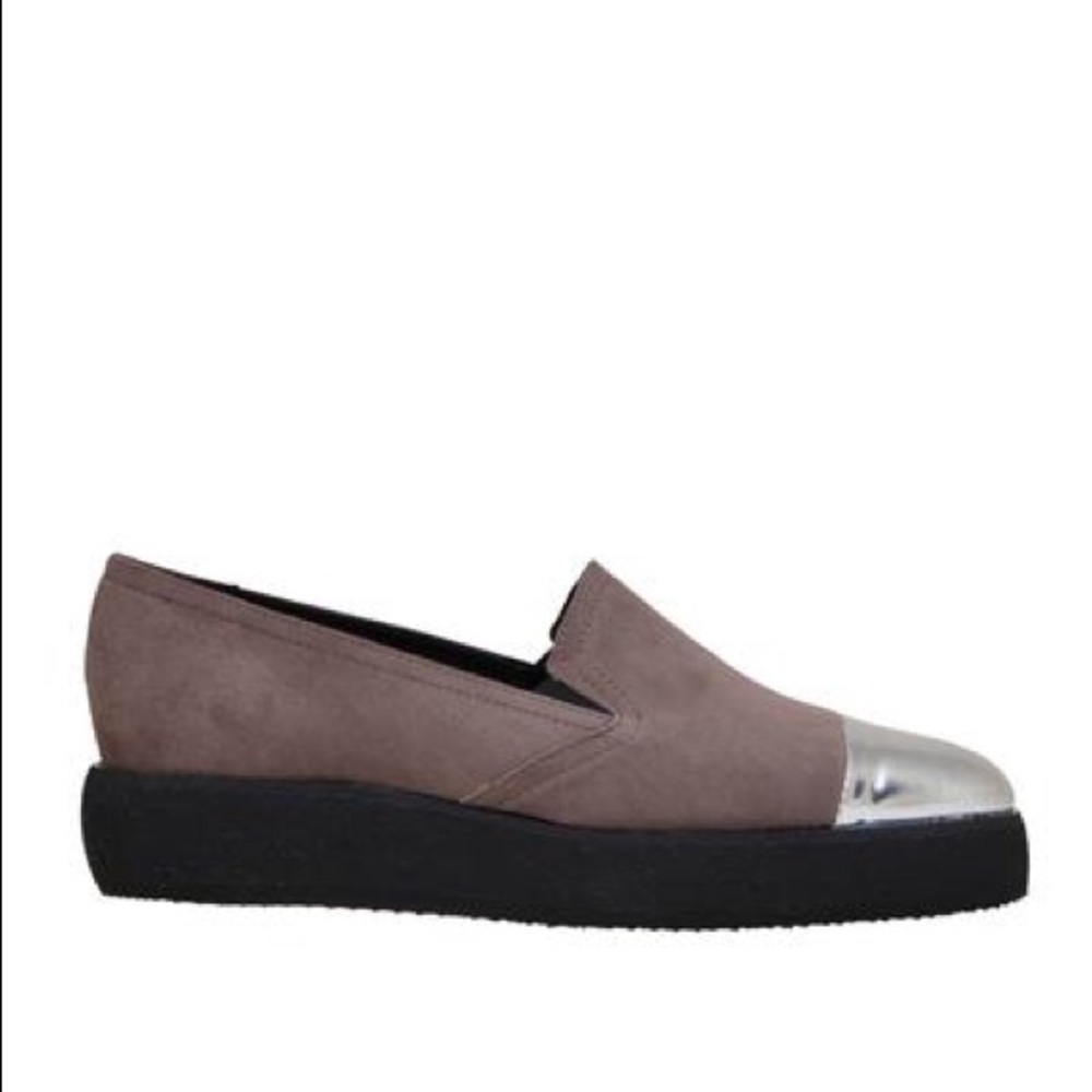 Jennifer Loafer